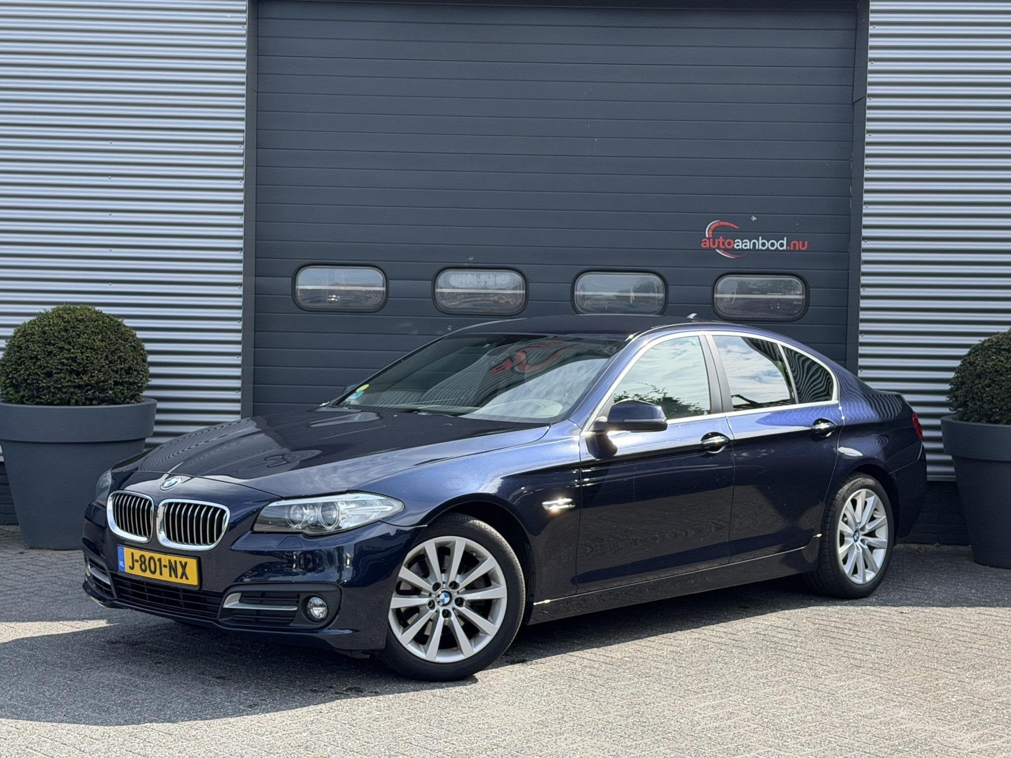 BMW 5 Serie 520D EXECUTIVE (automatique), Autos, Entreprise, 2000 kg, Capteur de stationnement, Automatique