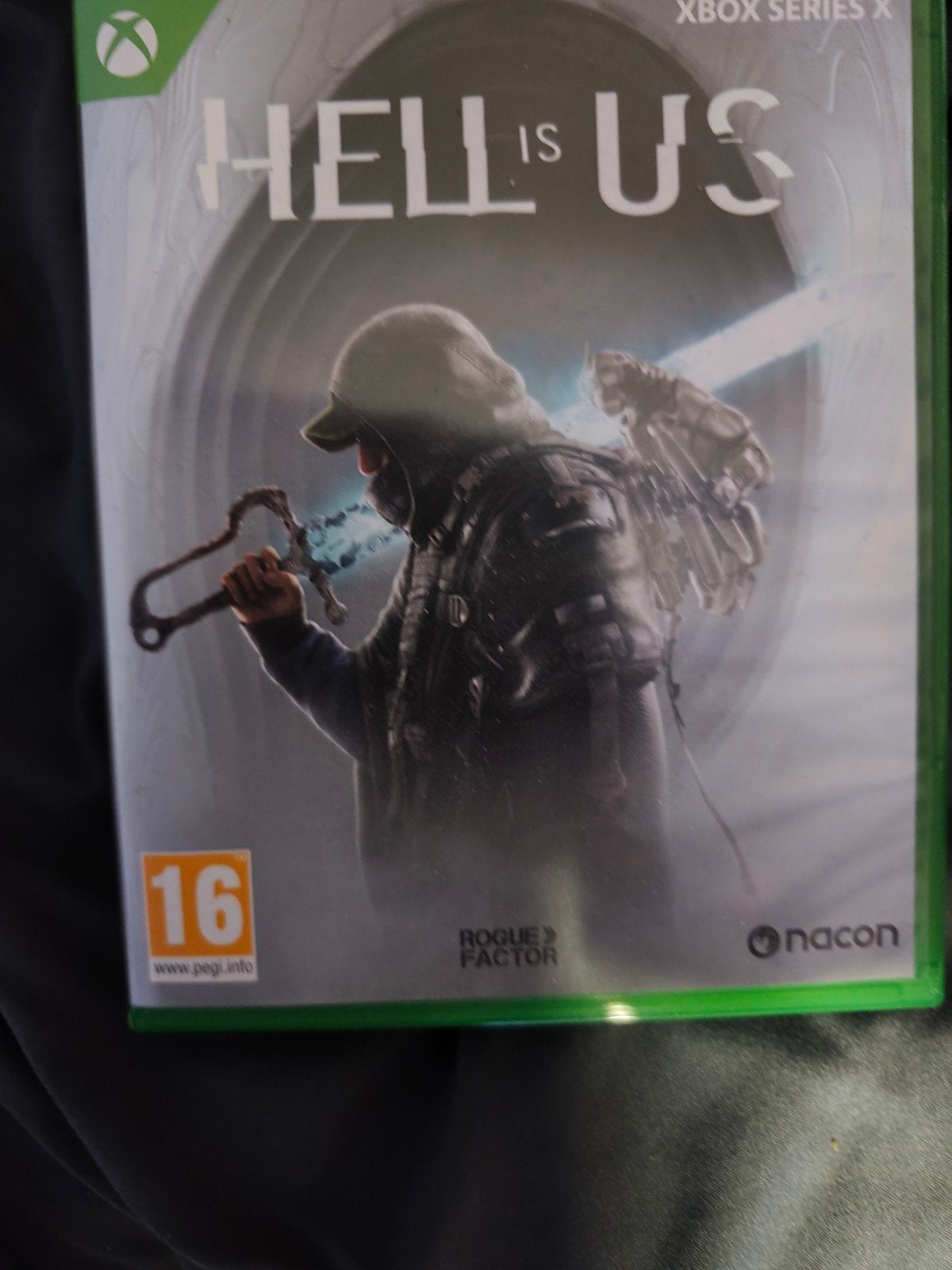 Hello is us, Enlèvement