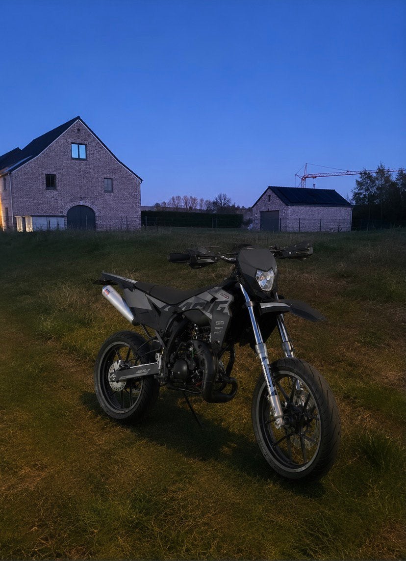 Kapotte scooter of brommer gezocht met papieren onder 175€, Fietsen en Brommers, Ophalen, Zo goed als nieuw