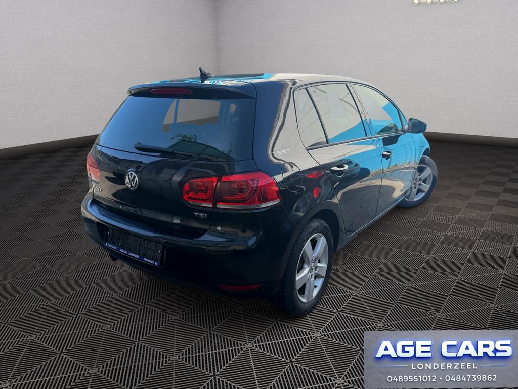Volkswagen golf 6 Automaat 1.2 TSI benzine, Auto's, Automaat, Euro 5, Zwart, 4 cilinders