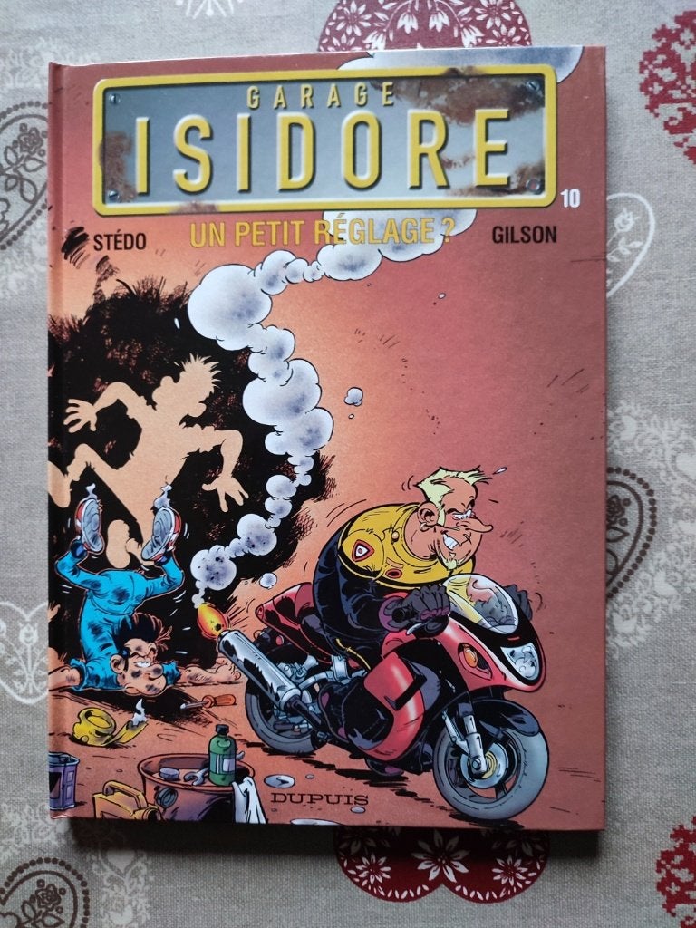 2 albums Garage Isidore, Enlèvement