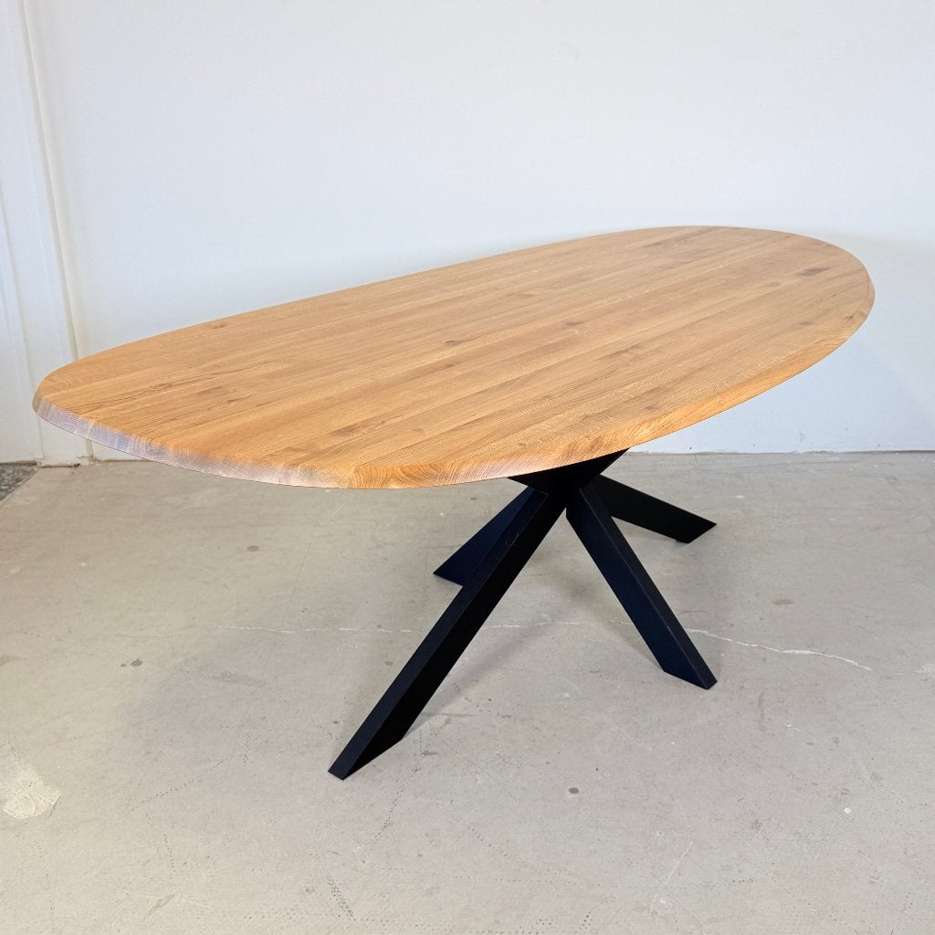 Table à manger en chêne avec pied matriciel en acier, Neuf, 150 à 200 cm, Chêne, Scandinavisch