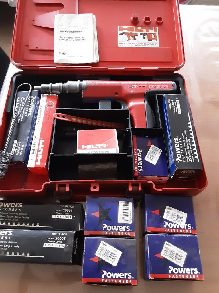 Hilti schiethamer compleet, Ophalen