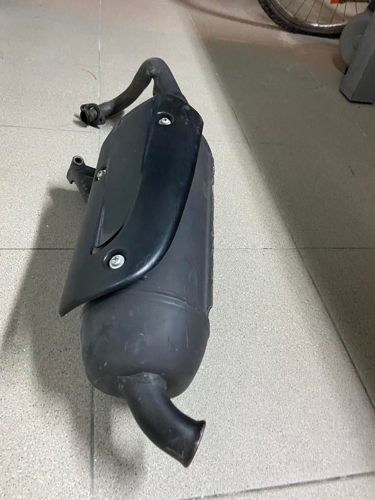 Uitlaat piaggio 50cc 2 takt, Ophalen, Gebruikt