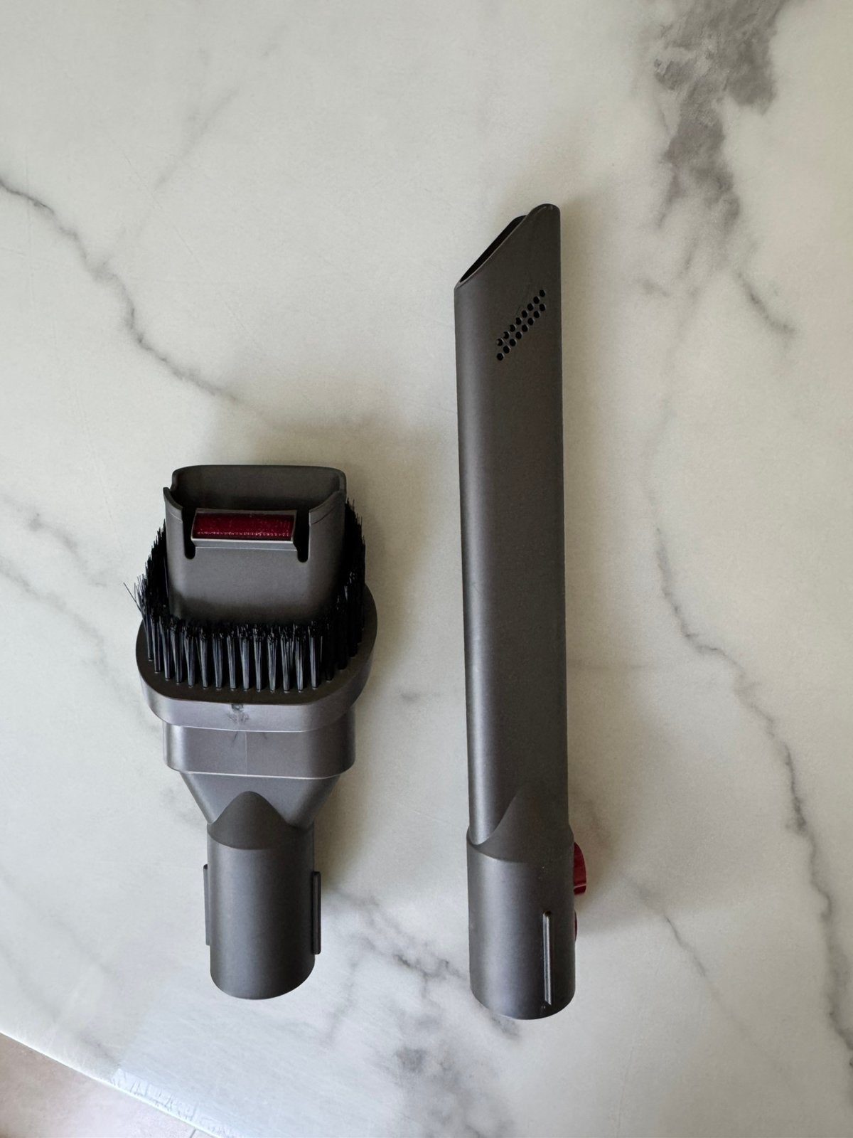 Te koop: Dyson opzetstukken – meubelborstel & kierenzuiger, Ophalen, Nieuw