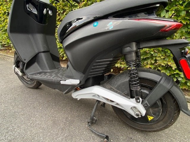 Piaggio 1 plus PMP forever black klasse B, Vélos & Vélomoteurs, Scooters | Piaggio, Autres modèles, Classe B (45 km/h), Enlèvement