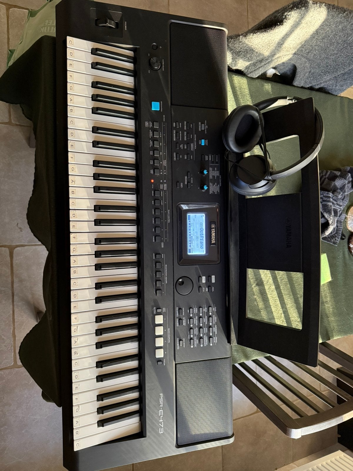 elektrische piano + hoofdtelefoon, Muziek en Instrumenten, Ophalen, Zo goed als nieuw