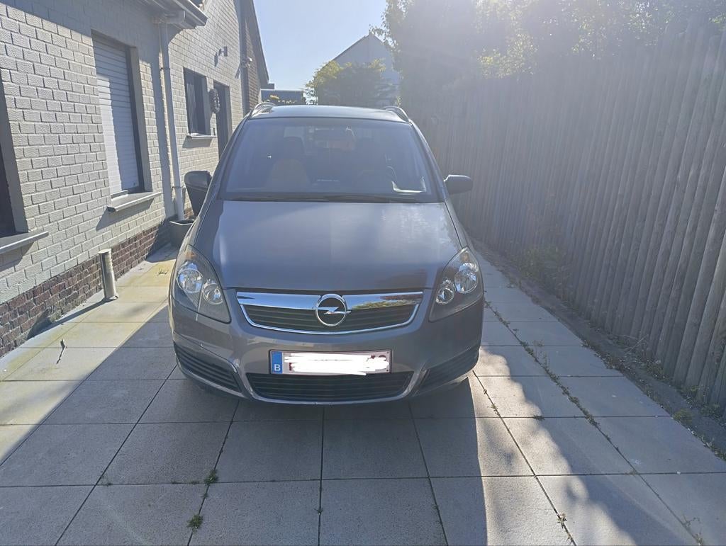 Opel Zafira -7- zitplaatsen, Auto's, Voorwielaandrijving, 4 deurs, Zwart, 4 cilinders