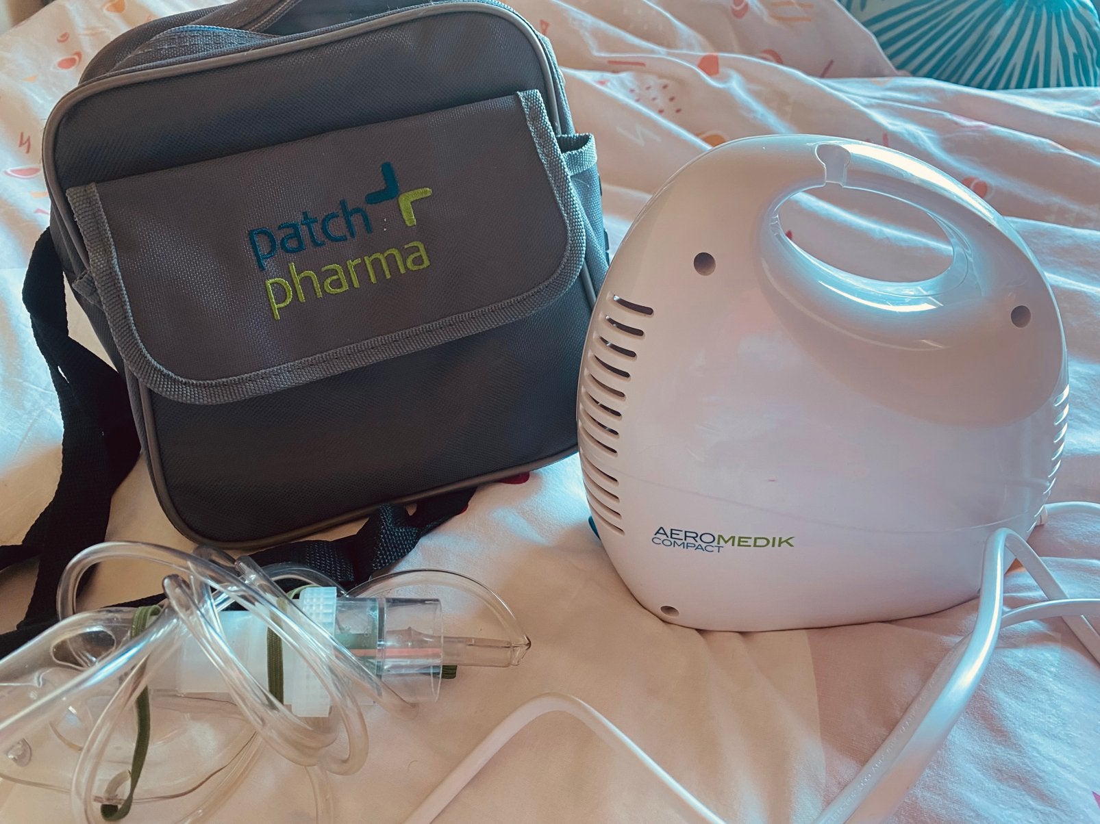 Appareil aérosol AEROMEDIK +sacoche et kit masque, Ophalen, Gebruikt
