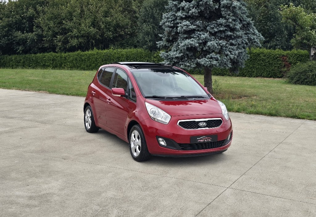 Kia Venga 1.4i Essence ** Toit Pano - 92.000km ** GAR 12M, Autos, Rouge, Euro 5, Achat, Entreprise