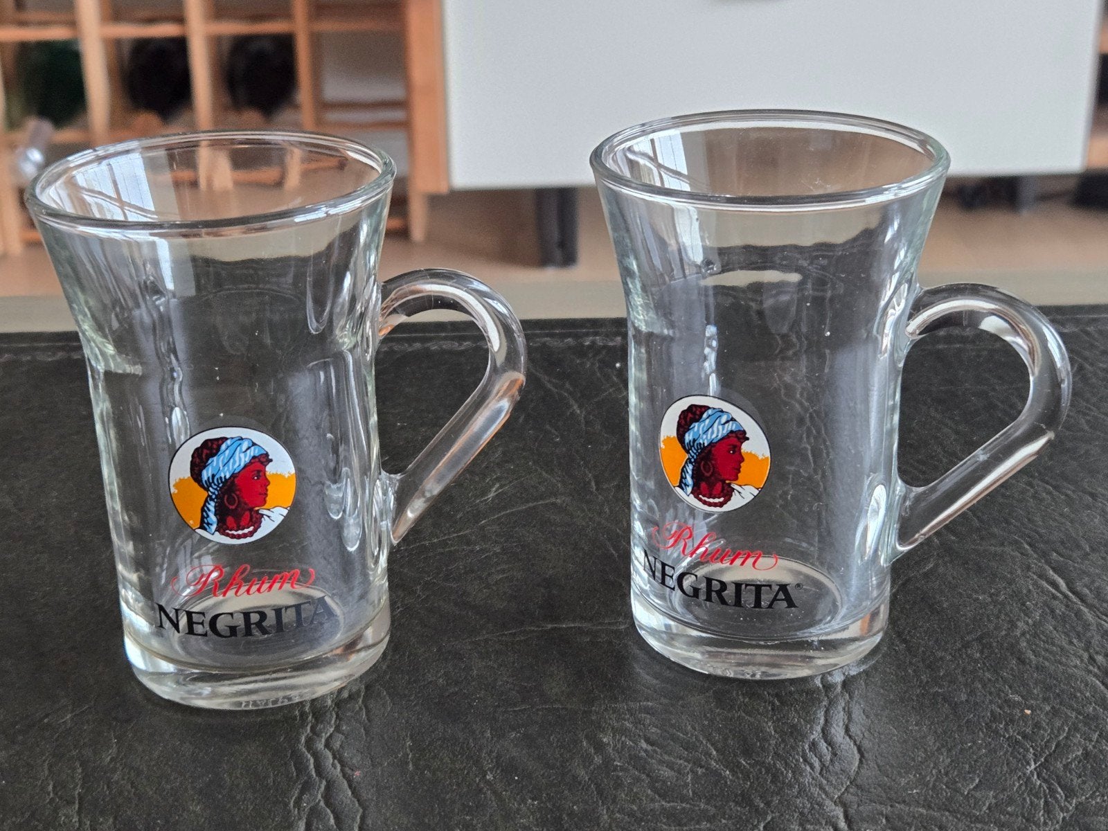 Twee vintage glazen tassen van Negrita Rhum in nieuwe staat, Verzamelen, Complete verzamelingen en Collecties, Ophalen of Verzenden