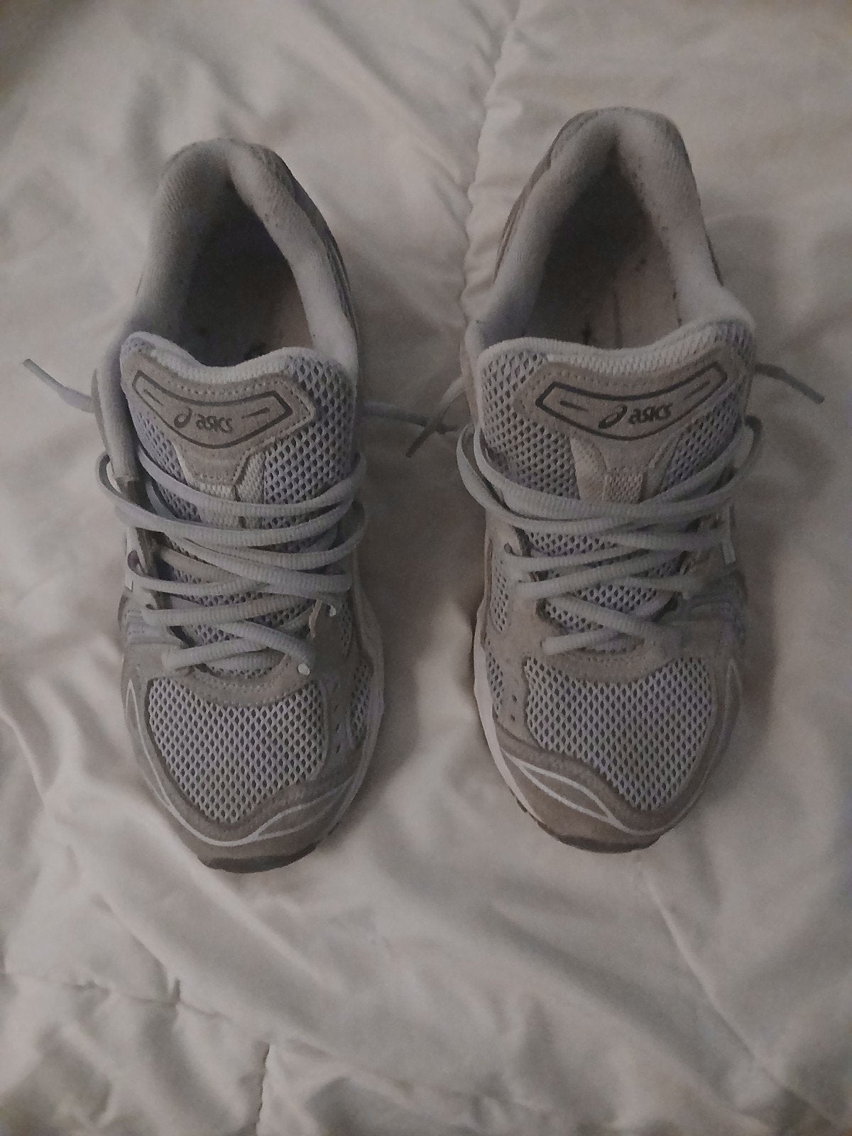 Een paar asics is al gedragen en in goede staat (maat 40), Kleding | Heren, Schoenen, Verzenden