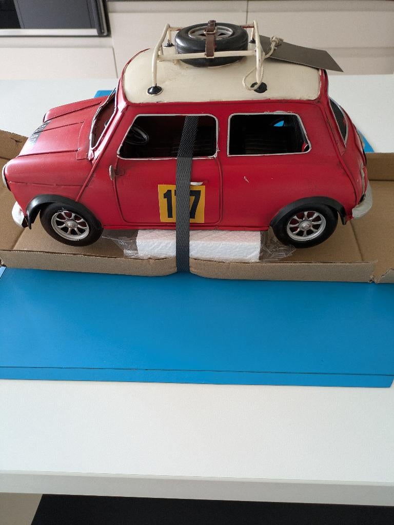 Vintage schaalmodel mini cooper red 1960, Auto's, Particulier, Te koop, Cooper