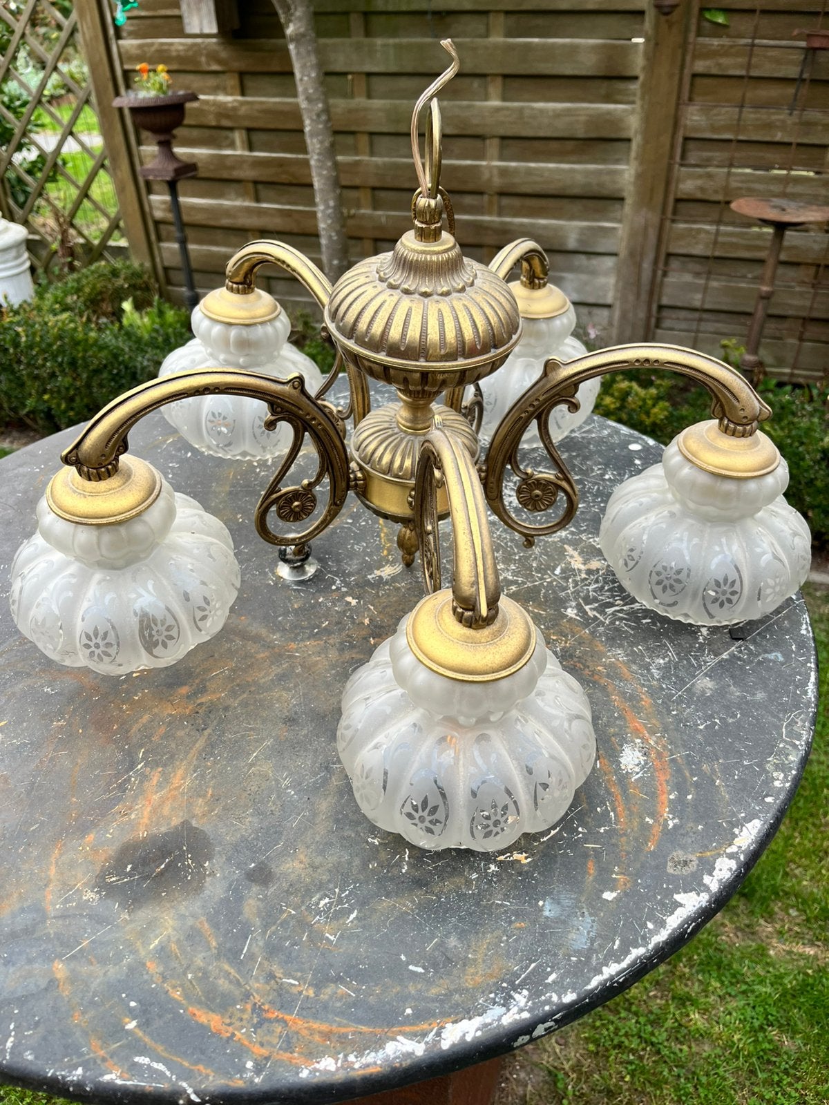 Lustre vintage, Enlèvement