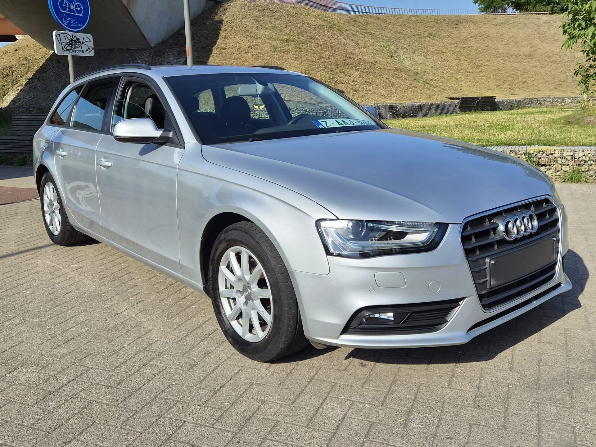 Audi A4 | Benzine |, Cuir, Achat, Entreprise, Boîte manuelle