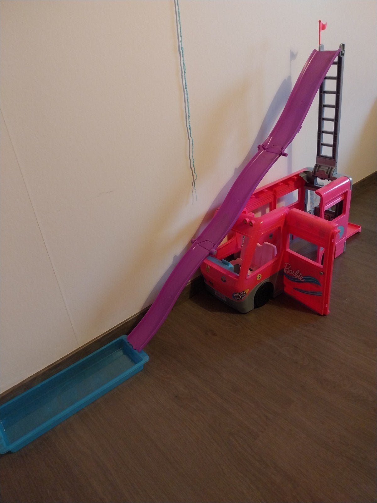 Barbie Camper, Ophalen