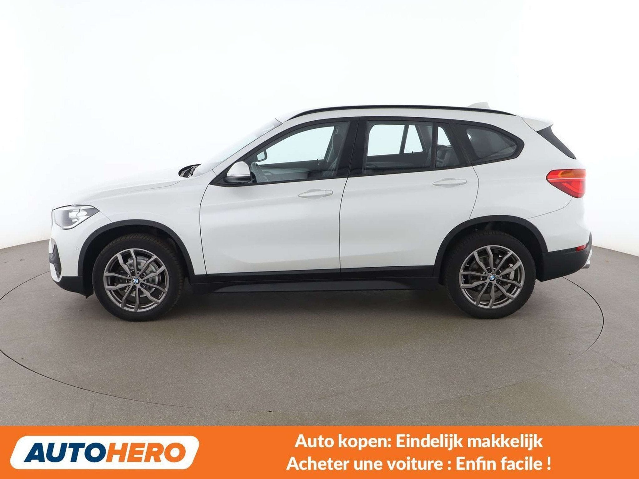 BMW X1 sDrive 16d Lounge (année de construction 2021), Autos, Achat, Euro 6, Noir, 5 portes