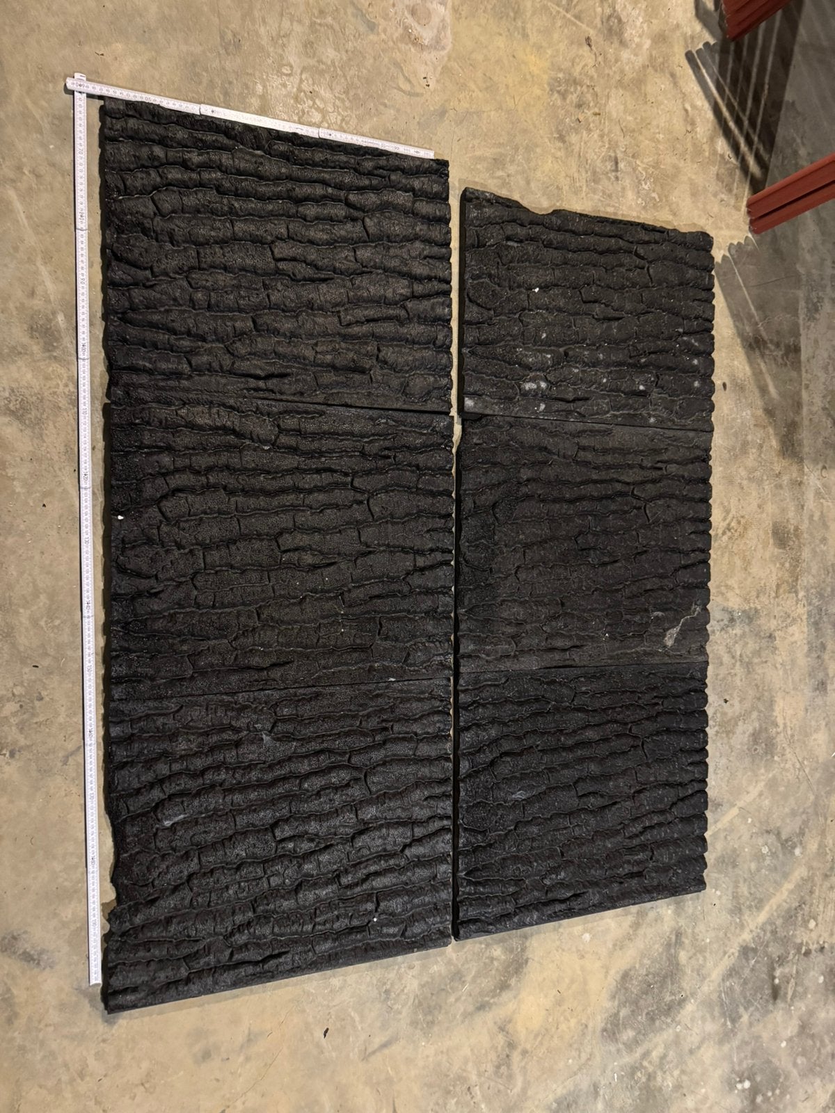 6 bijoux sur la paroi arrière de 50 x 60 cm, Enlèvement ou Envoi, Comme neuf