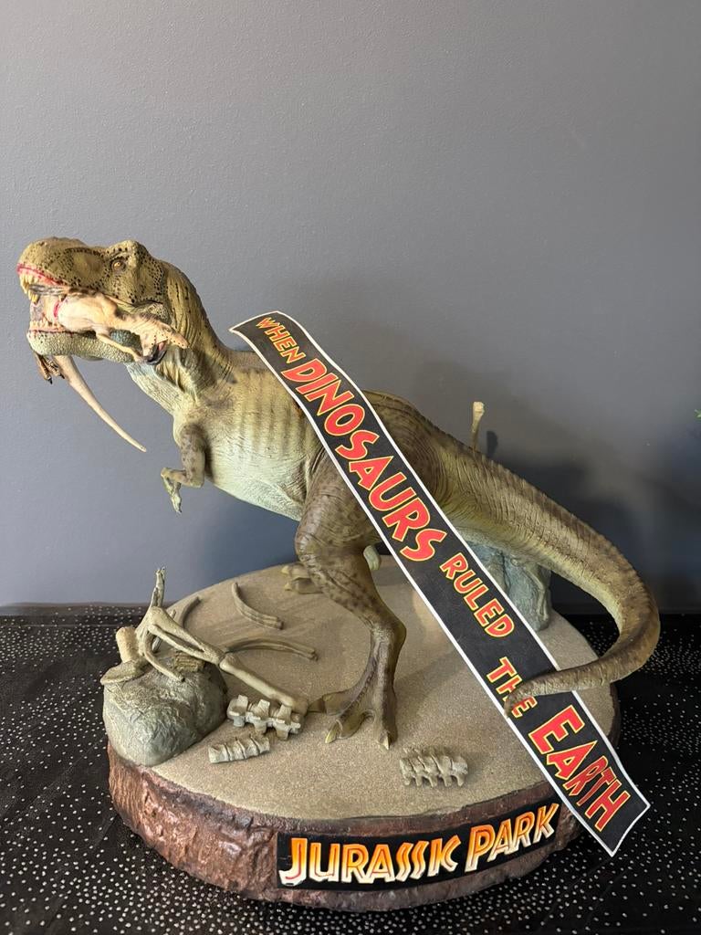Diorama Jurassic Park Sideshow tyranosaure, Enlèvement ou Envoi, Utilisé, Film