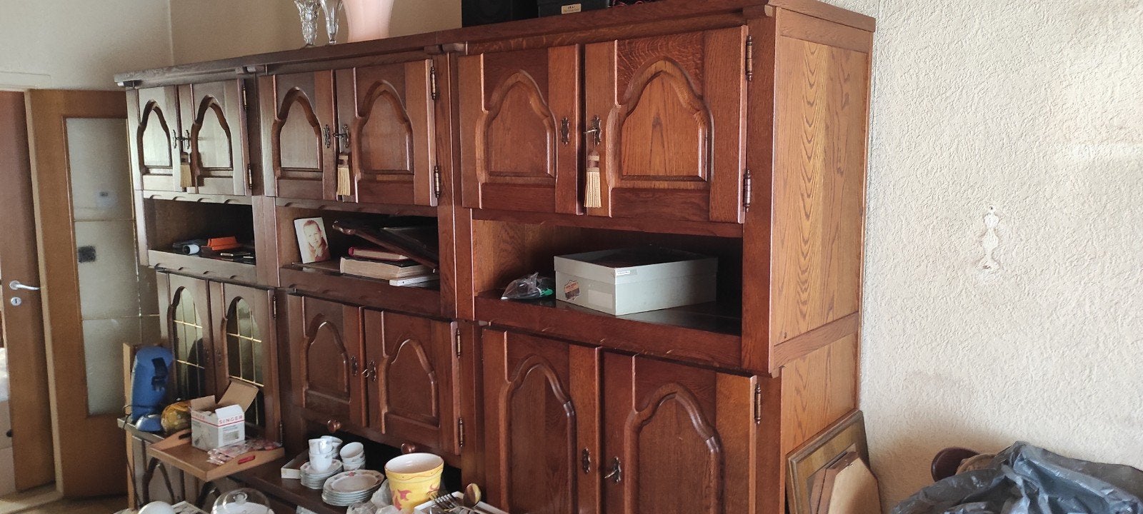 Eiken eetkamer: wandkast, tafel en 6 stoelen + 2e wandkast., Ophalen