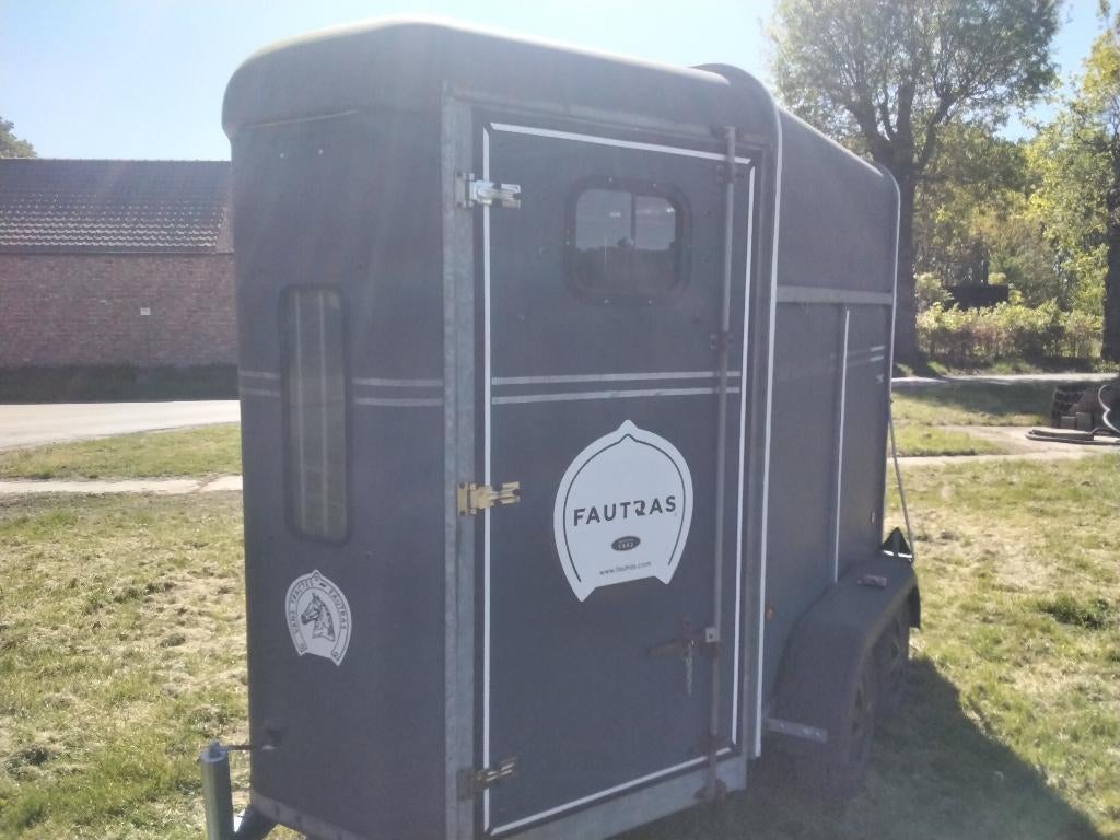 Paardentrailer Fautras, Ophalen, Gebruikt, Polyester, 2-paards trailer