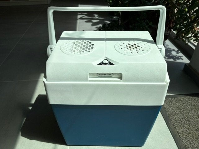 MOBICOOL Koelbox-30L 12V/230V, Caravans en Kamperen, Koelboxen, Zo goed als nieuw, Koelbox, Elektrisch, Ophalen