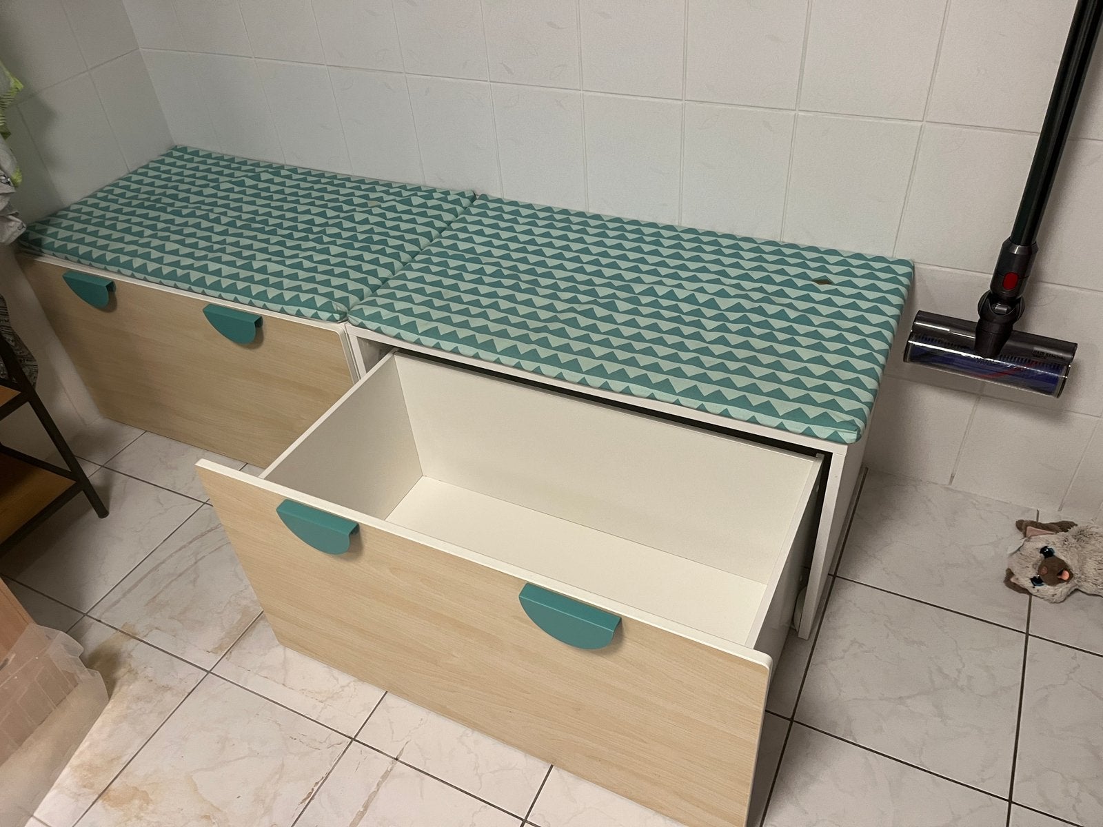 Set van 2 IKEA SMÅSTAD speelgoedkisten met bank, Ophalen, Zo goed als nieuw