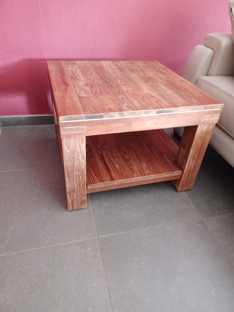 Table basse en bois massif, Maison & Meubles, Enlèvement, Utilisé, Carré, Modern