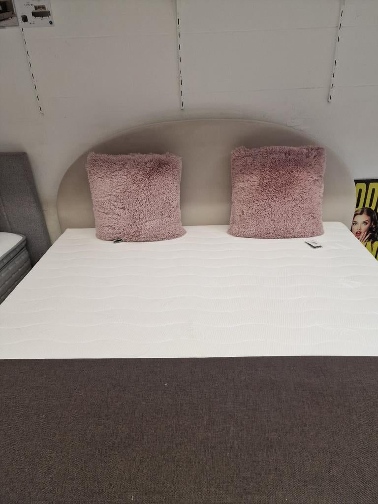 Boxsleep met opbergruimte 399 €, Ophalen