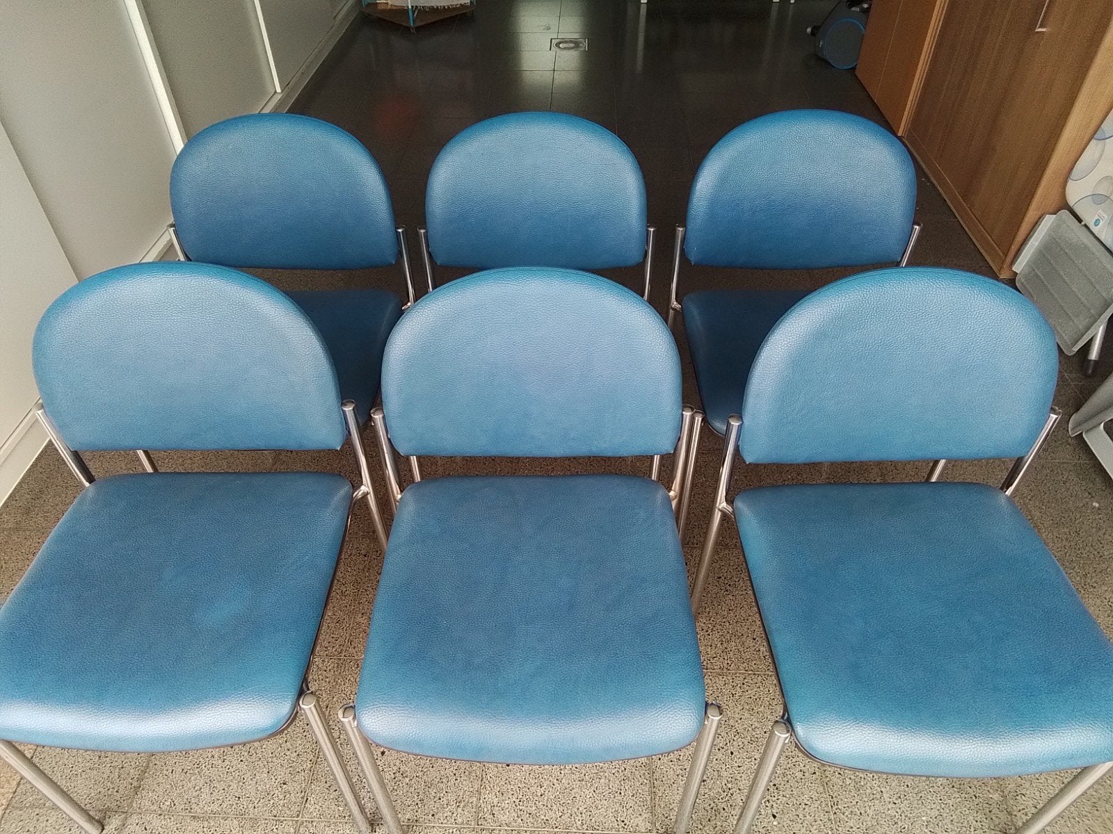 6 stoelen in blauw leder in mooie staat, Huis en Inrichting, Ophalen, Blauw