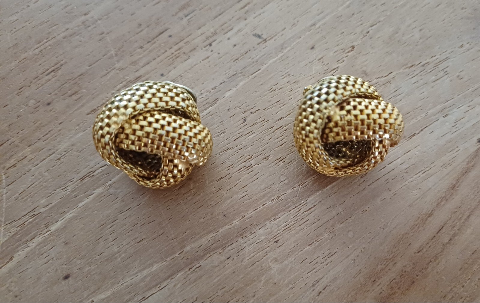 Boucles d'oreilles dorées clips vintage., Enlèvement ou Envoi, Comme neuf, Autres matériaux, Puces ou Clous