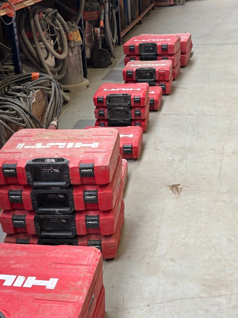 Lege hilti koffers, Bricolage & Construction, Boîtes à outils, Utilisé, Enlèvement