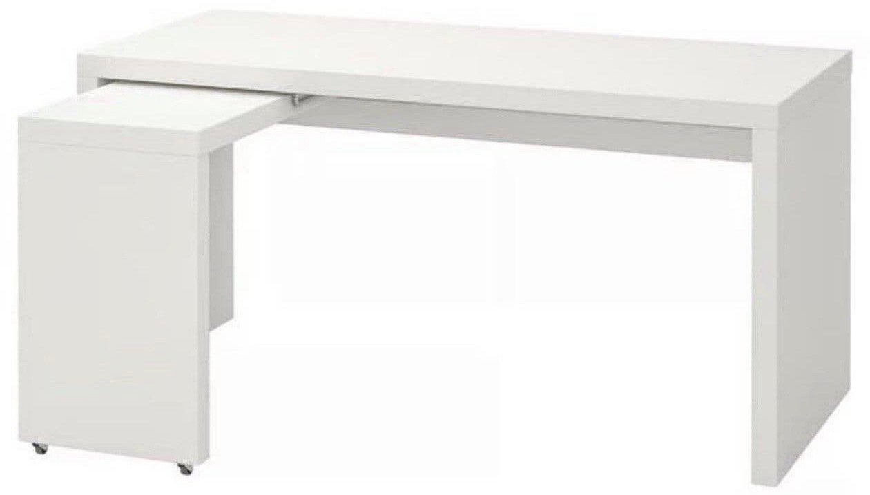 Malm bureau ikea, Huis en Inrichting, Ophalen, Zo goed als nieuw