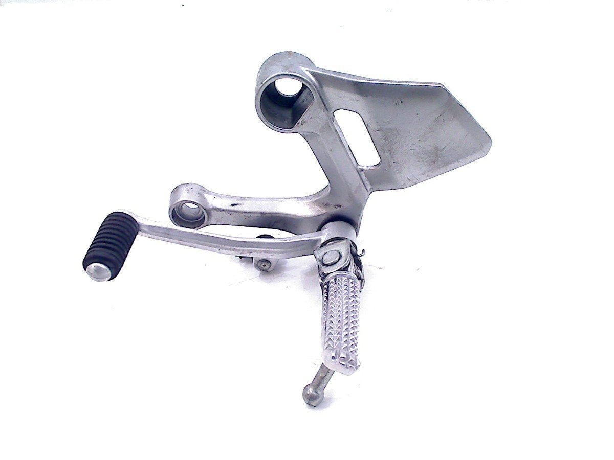 REPOSE PIEDS AVANT GAUCHE Yamaha MT 09 2014-2017, Dhr. S. di Majo, Utilisé, Info@cama-motorparts.nl, P.J. Troelstraweg 8 8
3144 CX  MAASSLUIS, NL