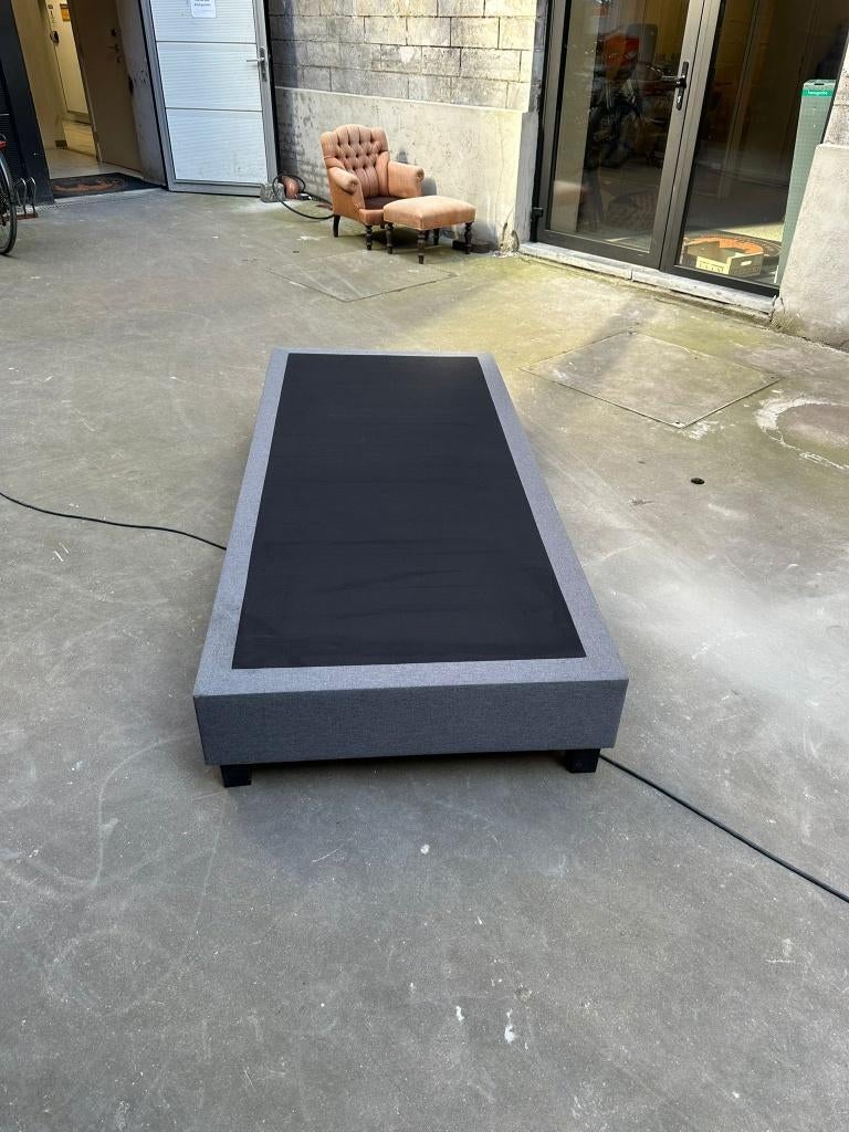 2 stevige bedden met stoffen afwerking, Ophalen, Gebruikt, 90 cm, Eenpersoons