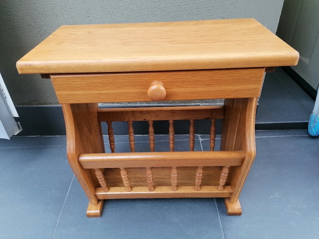 tafeltje met lade en kranten of tijdschrijften, Ophalen, Minder dan 45 cm, Minder dan 55 cm, Zo goed als nieuw