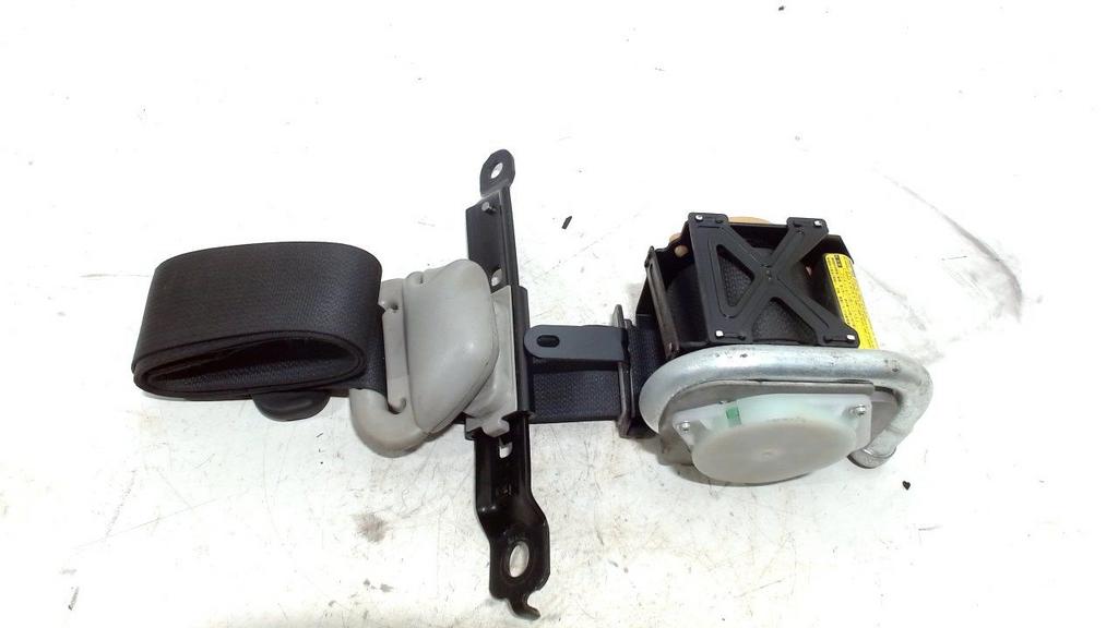 Veiligheidsgordel rechts voor Toyota Corolla, Onderdelen@venauto.nl, Van der Ven Autorecycling B.V., Ettenseweg 76, 4706 PB Roosendaal, The Netherlands