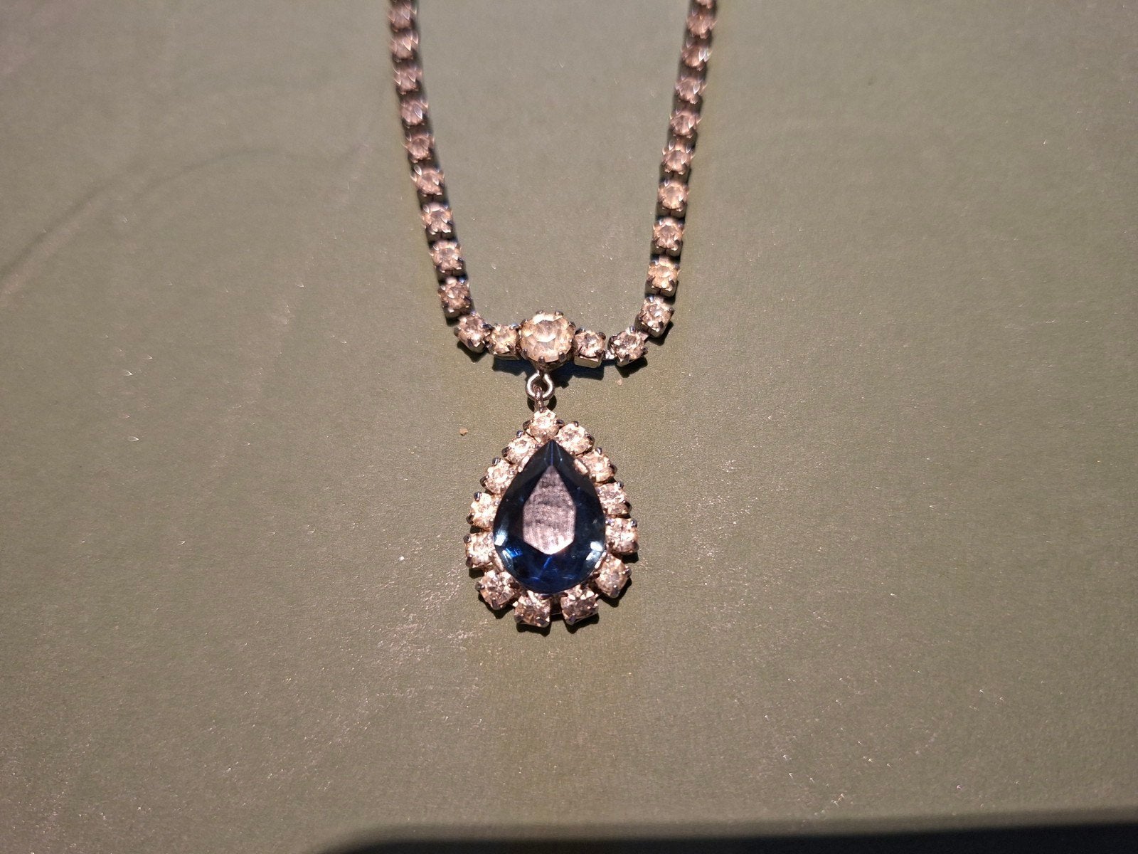 collier vintage rivière bleue cœur années 50, Enlèvement ou Envoi, Collier