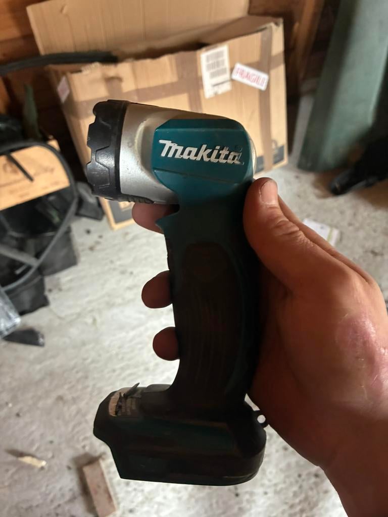 Makita dml 802 lamp, Doe-het-zelf en Bouw, Ophalen, Zo goed als nieuw, Lamp