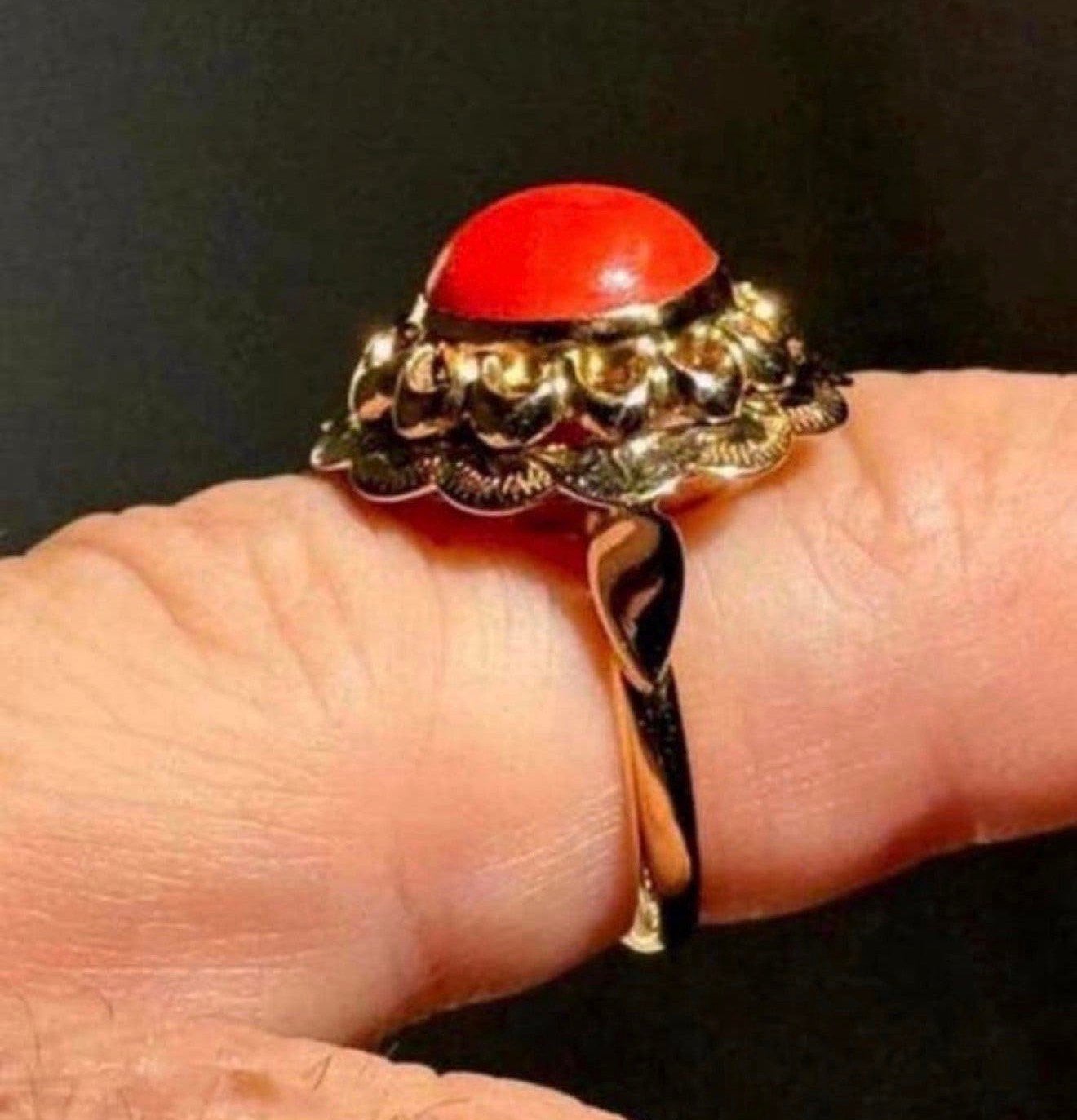 Prachtige vintage 14 karaat gouden ring met bloedkoraal!, Geel, Ophalen of Verzenden, Kleiner dan 17, Dame