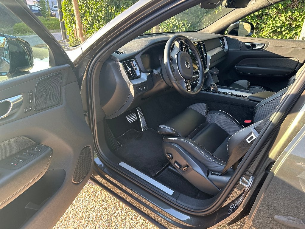 Volvo XC60 R-Design T6 Recharge Plug-in Hybride AWD, Auto's, Automaat, 42 g/km, Lederen bekleding, Leder en Stof