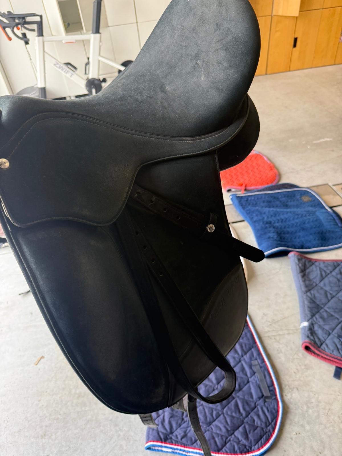 Dressuurzadel wintec issabell werth, Animaux & Accessoires, Chevaux & Poneys | Selles, Enlèvement, Comme neuf, Wintec