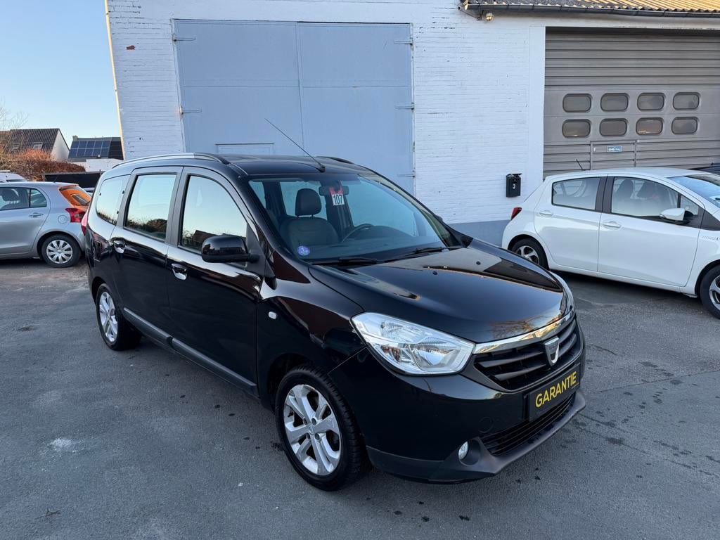 Dacia Lodgy 1.2 TCe Liberty 7pl. 2016 Garantie, Auto's, Dacia, Monovolume, Parkeersensor, Euro 6, Zwart