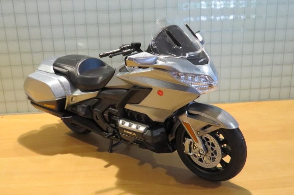 Honda GL1800 Goldwing grey 1:12 62202 22 cm. lang, Hobby en Vrije tijd, Modelauto's | 1:5 tot 1:12, Nieuw, Motor, 1:9 t/m 1:12