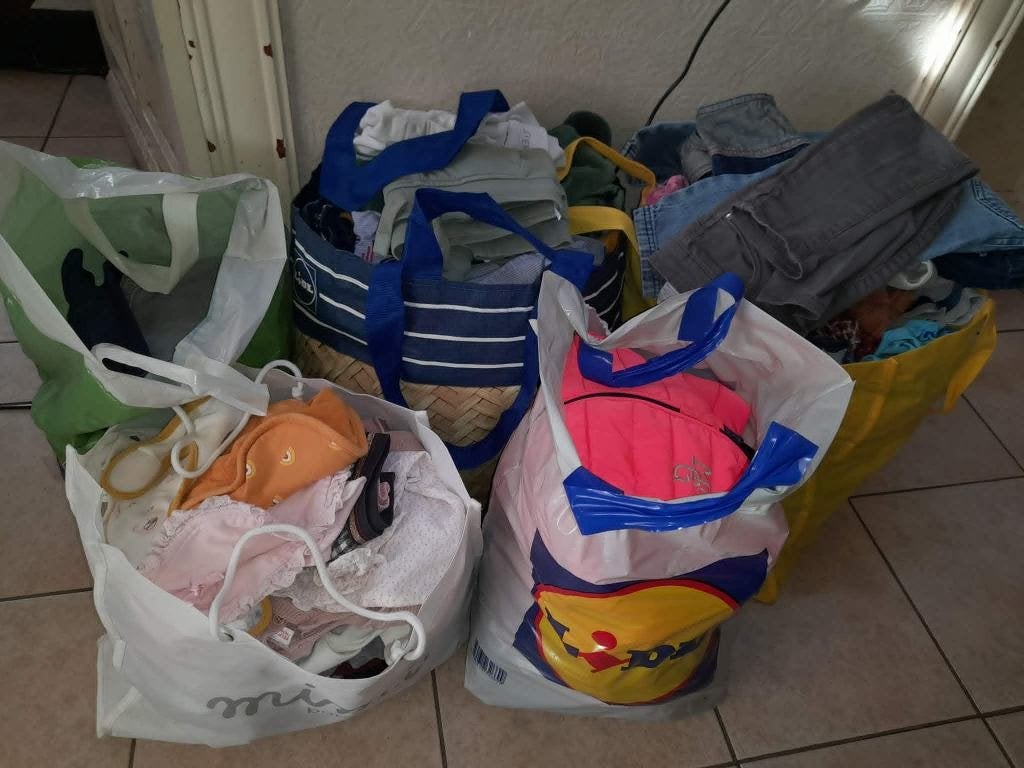 set van 158 stuks jongens -meisjes kledij m-92, Kinderen en Baby's, Overige typen, Jongen of Meisje, Zo goed als nieuw, Ophalen