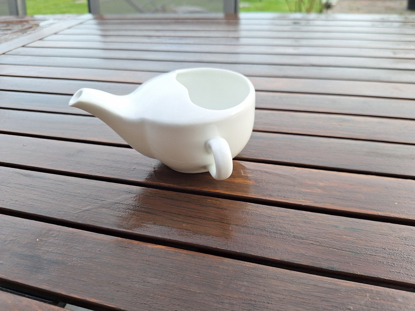 Beau pot à lait/ crémier forme spéciale