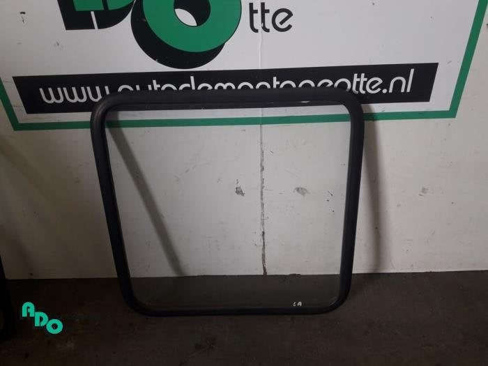 Vitre supplémentaire 2portes arrière gauche d'un Mercedes, 3 mois de garantie, Utilisé, -, -