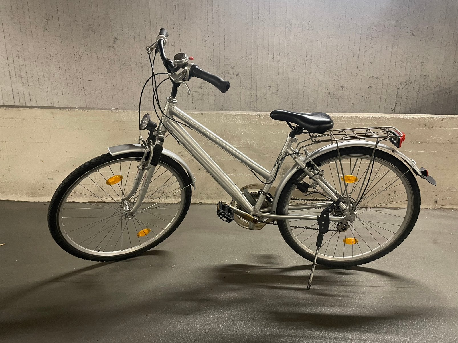 Velo de ville gris, Autres marques, Vitesses, Frein à rétropédalage, Enlèvement