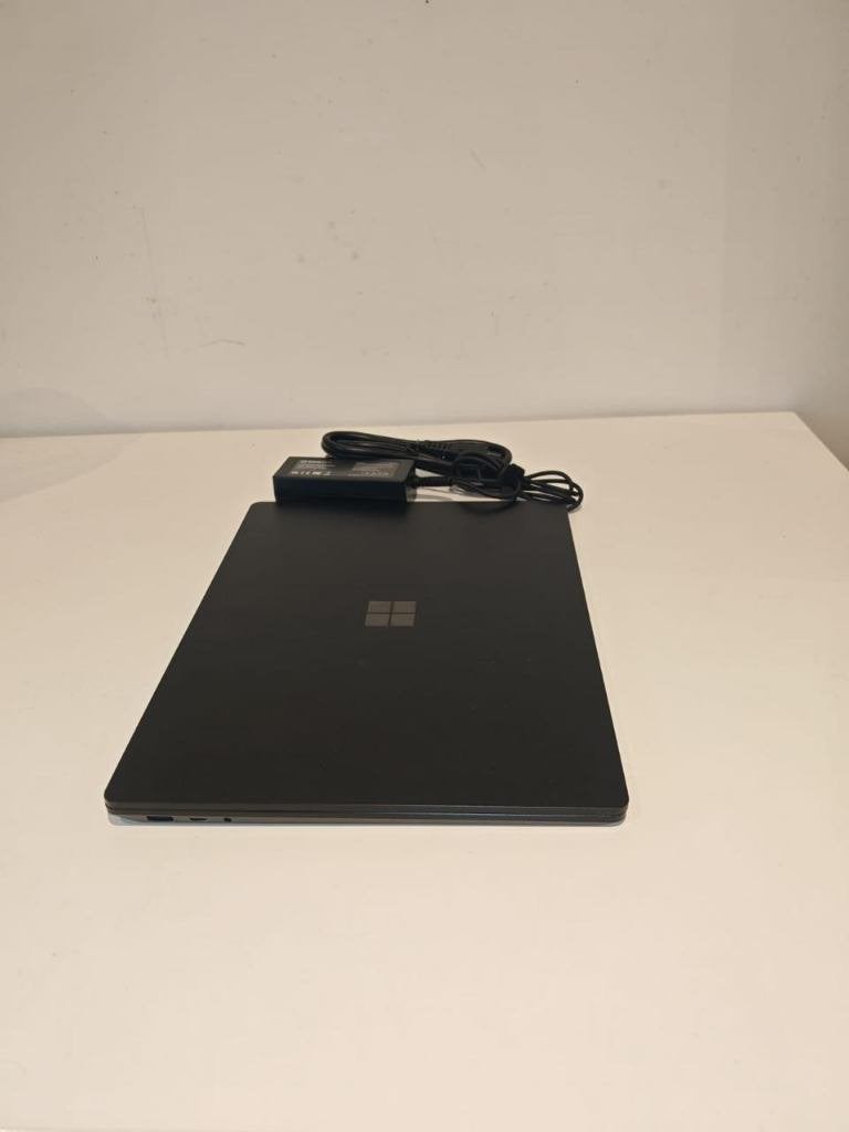 Microsoft Surface,TOUCHSCREEN, 16GB, Computers en Software, Windows Laptops, Ophalen, Qwerty, Met touchscreen, Zo goed als nieuw