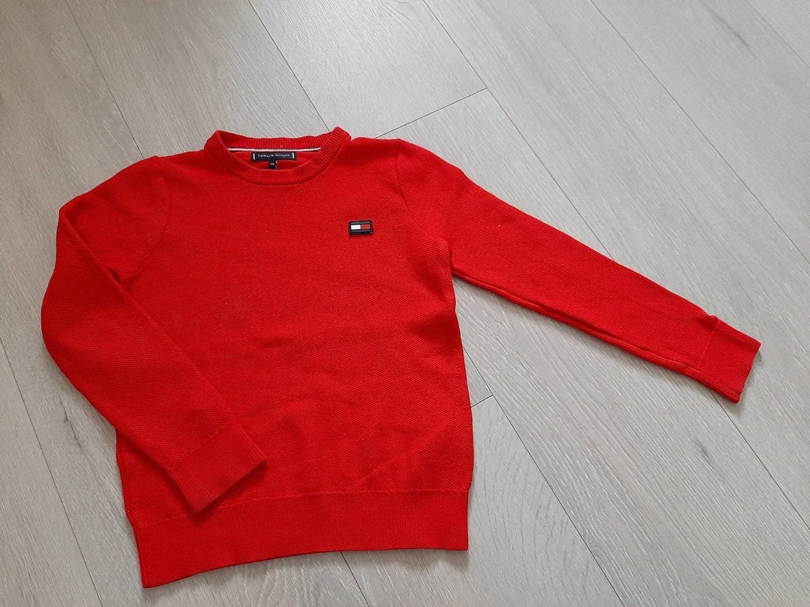 Pull Tommy Hilfiger M128, Enlèvement ou Envoi, Pull ou Veste, Comme neuf, Garçon